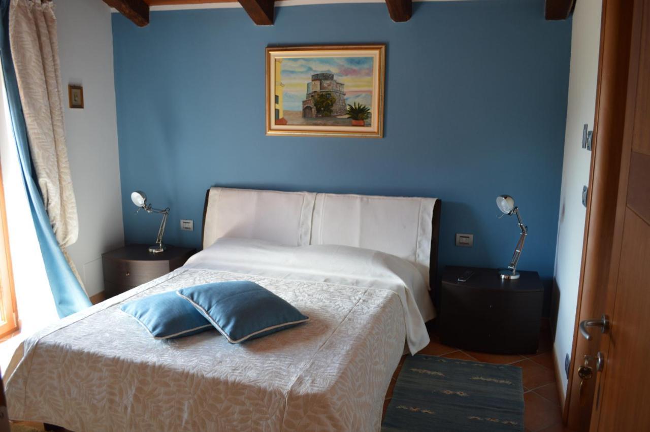 La Corte Di Langa Hostal Albaretto della Torre Habitación foto
